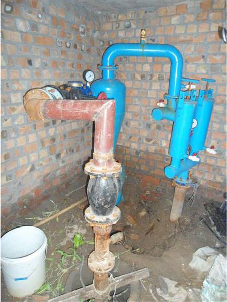 井房?jī)?nèi)水源首部